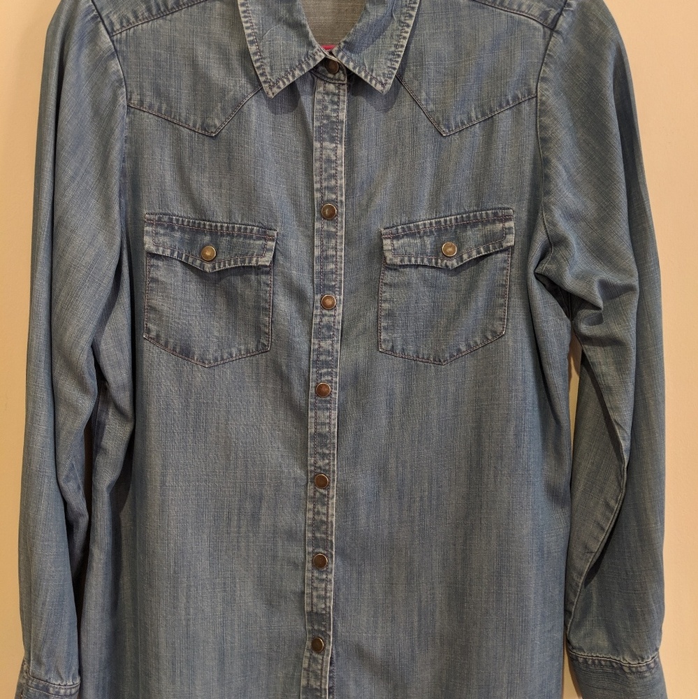 Foxcroft NYC 100% Tencel Pearl Snap Blouse